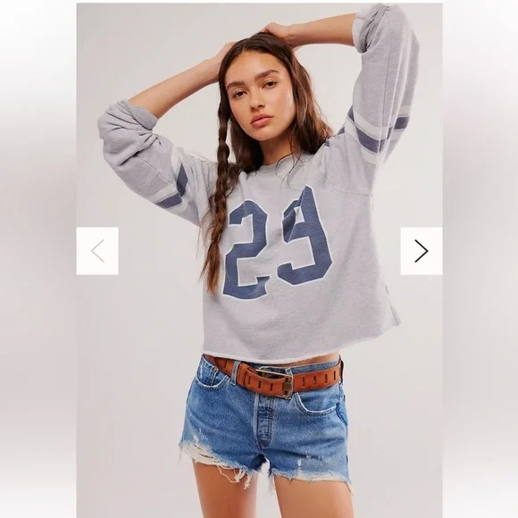 ✨2 for $35 ALL SHORTS!✨ 501® ORIGINAL FIT HIGH RISE WOMEN'S SHORTS 26 (US 2) - Picture 3 of 7